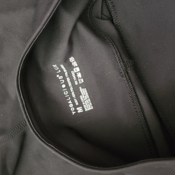 NWT‎ yogalicioes lux shorts med - Picture 9 of 9